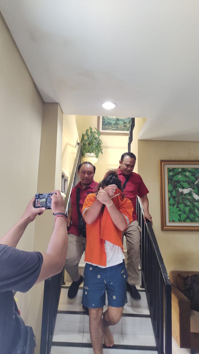 diduga-terlibat-penipuan-asuransi-60-ribu-usd-buronan-interpol